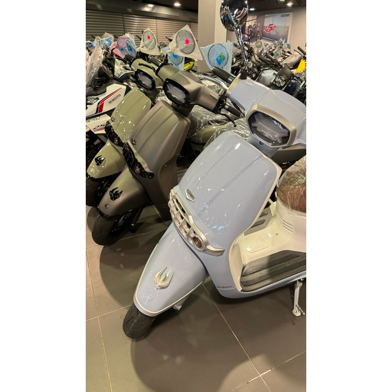 KEEWAY Sixties 250 Model 2024 Stock Ready - Image 4